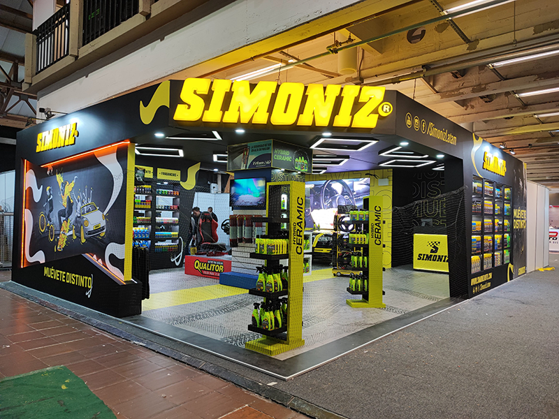 stand simoniz salón del automóvil